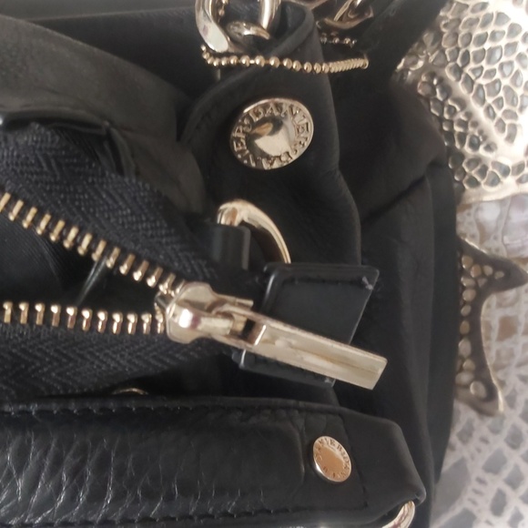 Danier Purse - Picture 5 of 14